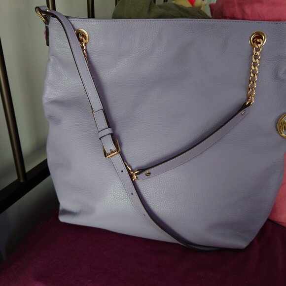 Michael Kors Lilac Jet Set Bag - Picture 2 of 16